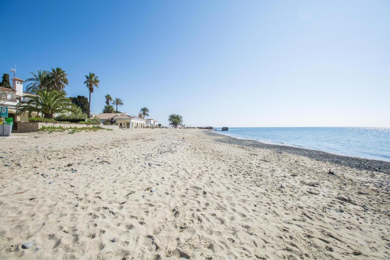 Апартаменти Mistral Seafront Up. Vistas Al Mar Mont-roig del Camp Екстер'єр фото
